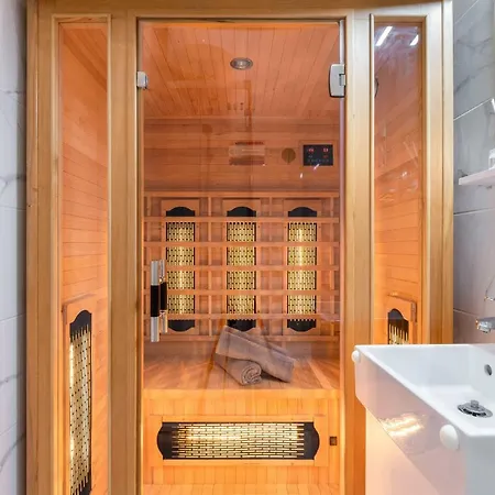 Apartment Kalvin Square Elite 4you With Sauna, Aircon, Ceiling Mirror *