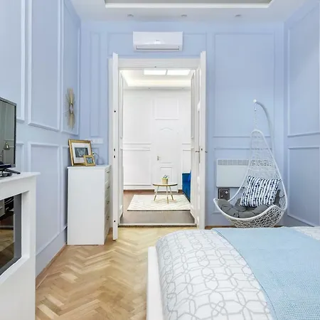 Kalvin Square Elite 4you With Sauna, Aircon, Ceiling Mirror Apartment