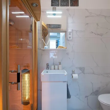 Kalvin Square Elite 4you With Sauna, Aircon, Ceiling Mirror *