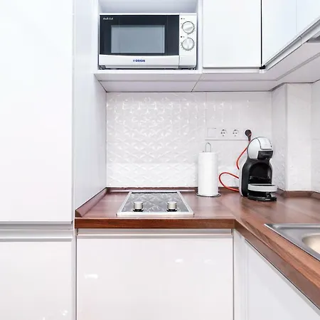 Διαμέρισμα Kalvin Square Elite 4you With Sauna, Aircon, Ceiling Mirror *
